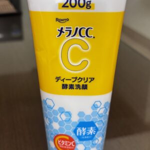 Rohto Melano CC Deep Clear Enzyme Face Wash 200g