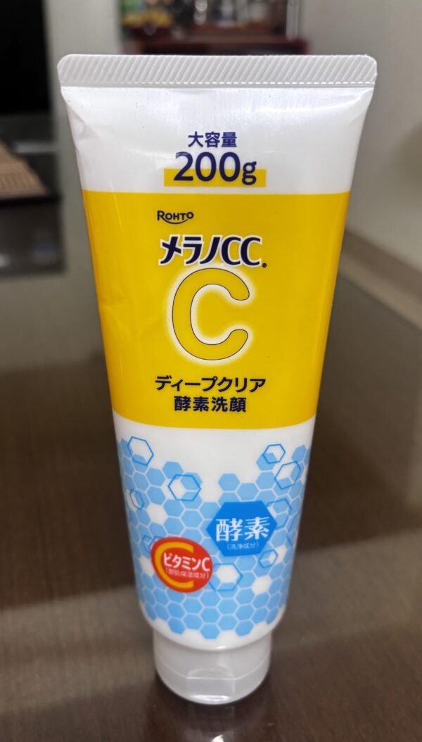 Rohto Melano CC Deep Clear Enzyme Face Wash 200g