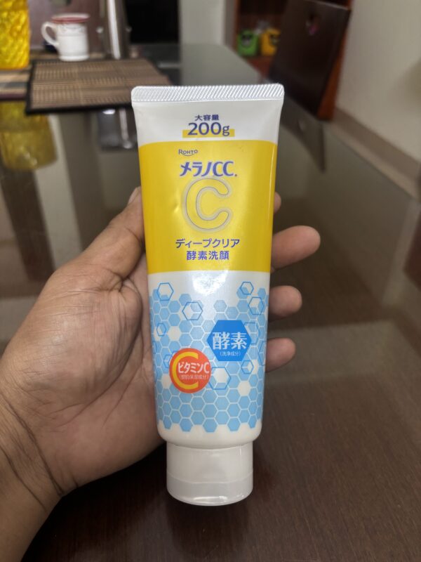Rohto Melano CC Deep Clear Enzyme Face Wash 200g